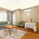Aparthotel The 4*