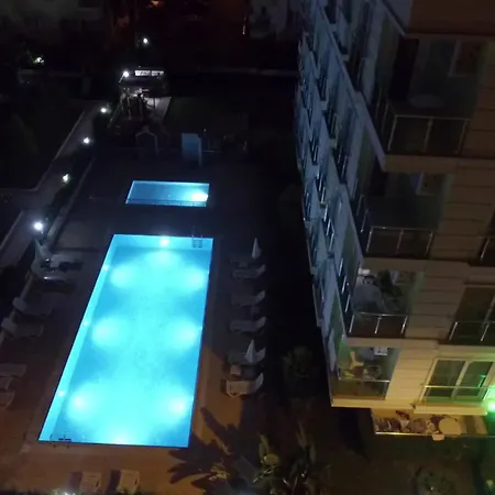 Apartmanhotel The 4*