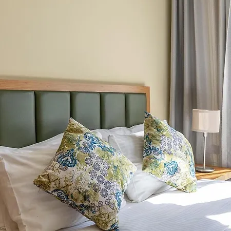 The מלון דירות