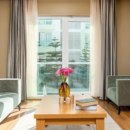 The מלון דירות 4*